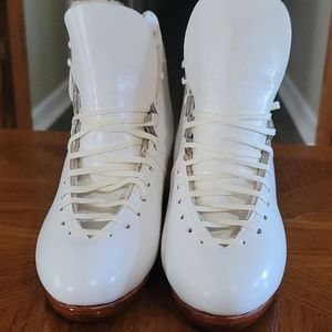 NEVER MOUNTED HARLICK ICE/ROLLAR BOOTS 8 Womens Medium Width!